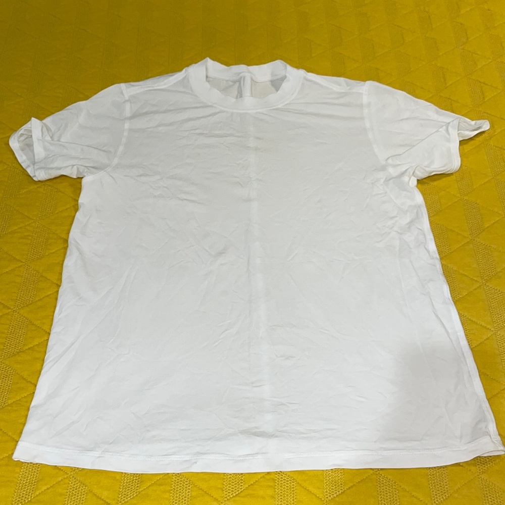 NWOT short sleeve lulu lemon shirt